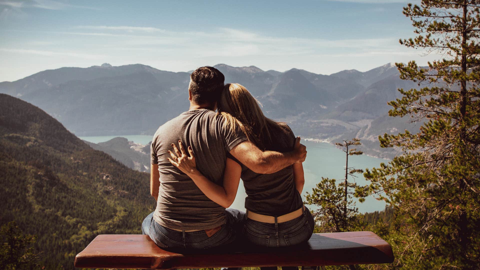 couple feeling like a team looking at the scenery