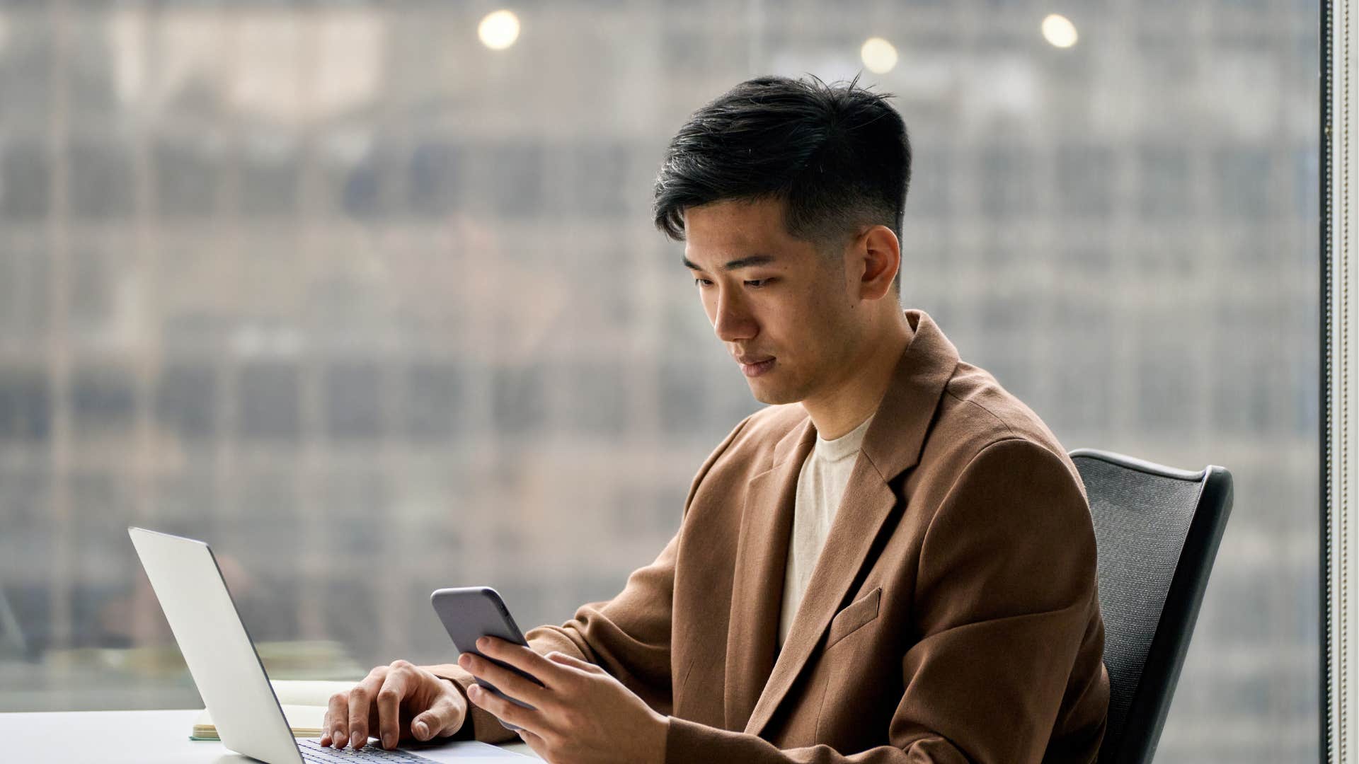Man left gorup chat that had no purpose